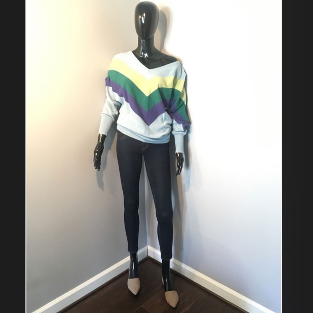 Bundle outfit; sweater, jeans, grey flats $99